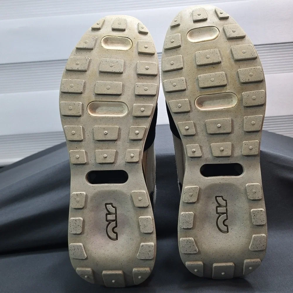 Size 8 - Nike Air Max Pre-Day Obsidian Light Bone‎